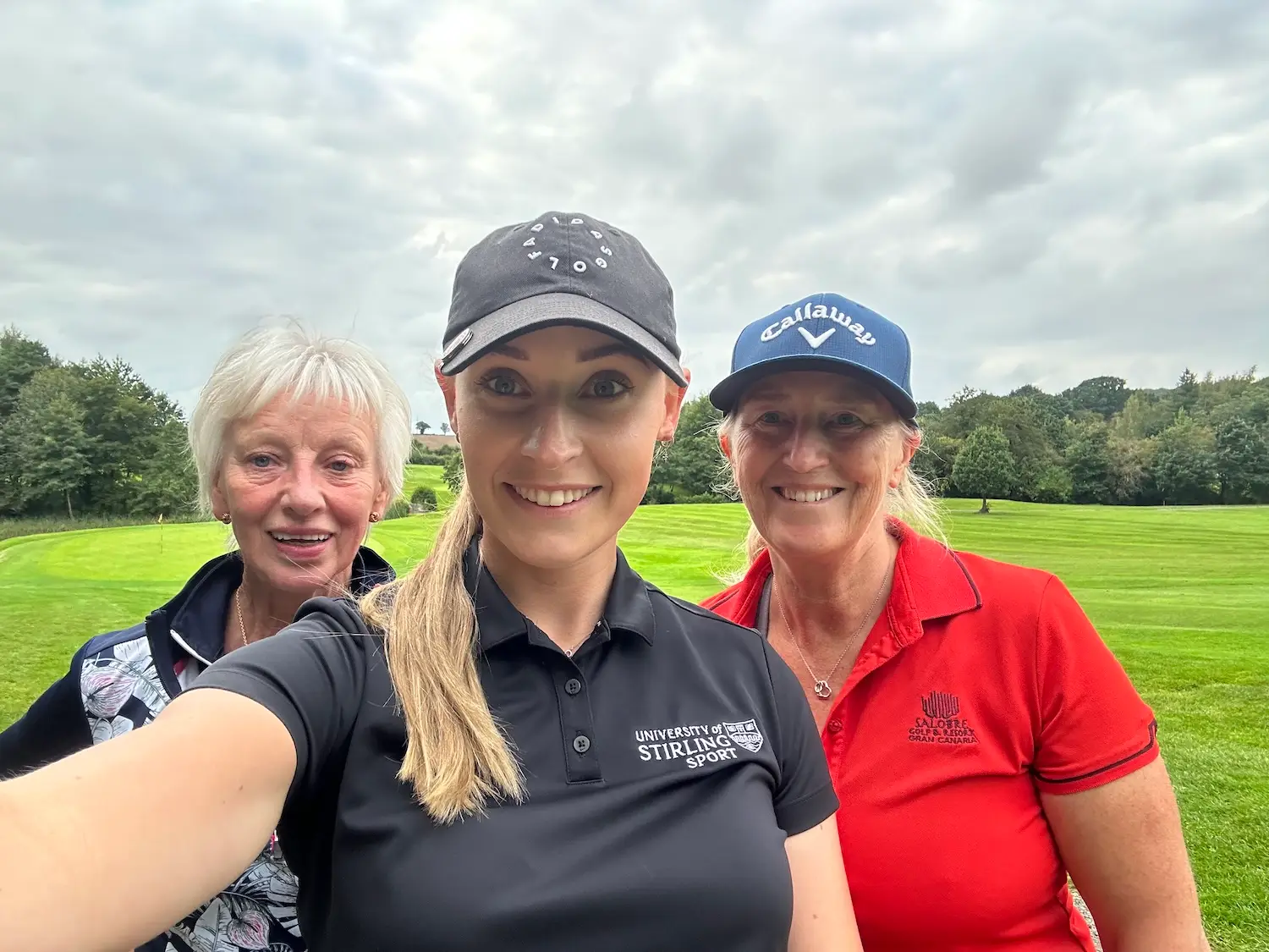 Picture of 3 lady golfers